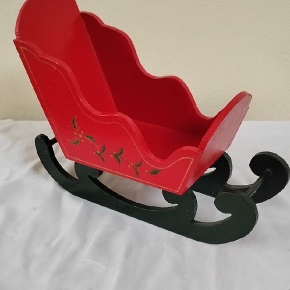 NWOT Holiday Red and Green Sleigh Decor - Picture 3 of 9